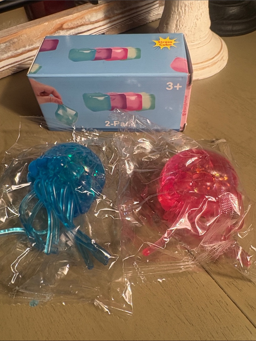 SQUID 2-Pack Jelly Sensory Balls in Blue and Pink
